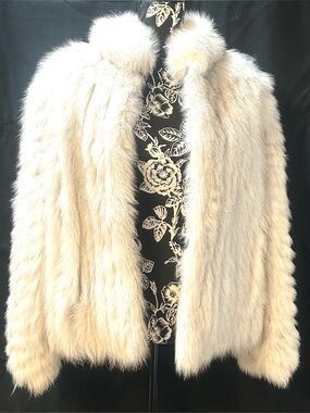 Saga Fox Fur Coat White Cream Short Ranched Vintage EUC Women's M